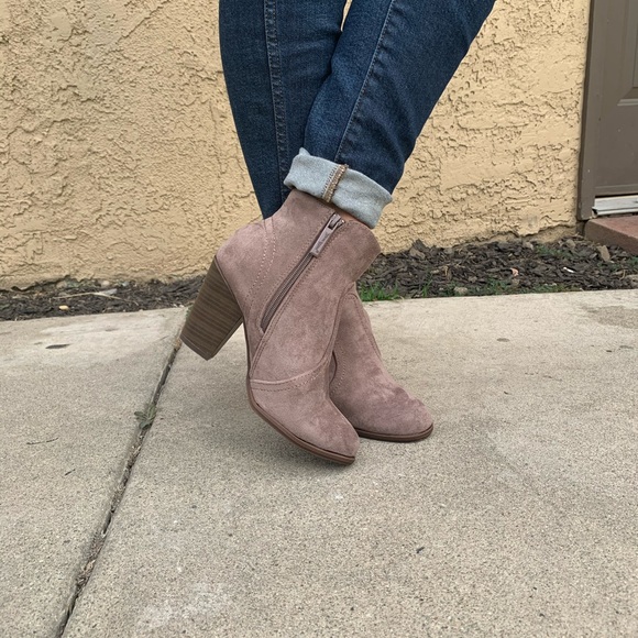 Taupe Faux Suede ankle booties - Picture 4 of 7
